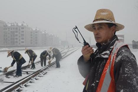 瀋陽鐵路局迎戰強降雪