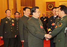 胡锦涛出席解放军代表团全体会议