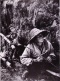 山西榆社战场前线的民兵担架队员  徐肖冰摄.