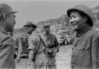 1945年郑景康在延安拍摄新闻(吴炜供稿).jpg