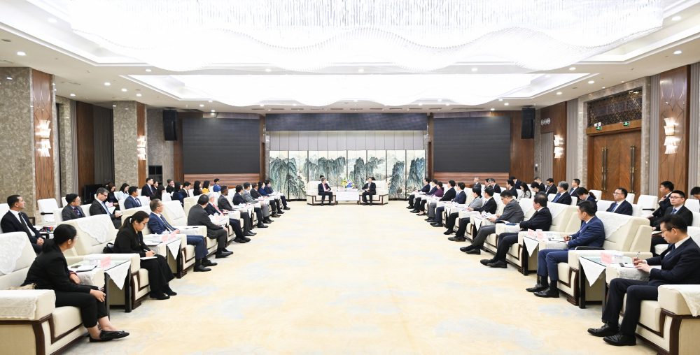 袁家軍胡衡華會見“駐華使節地方行”嘉賓