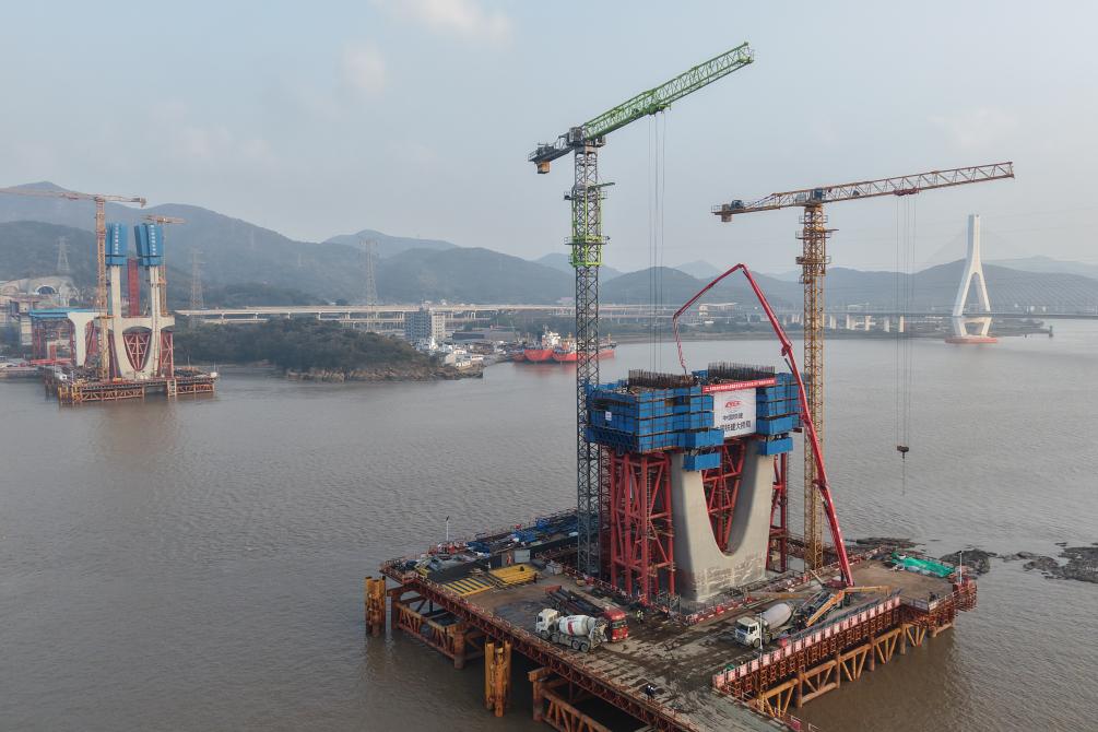 浙江：甬舟鐵路富翅門公鐵兩用大橋建設正酣