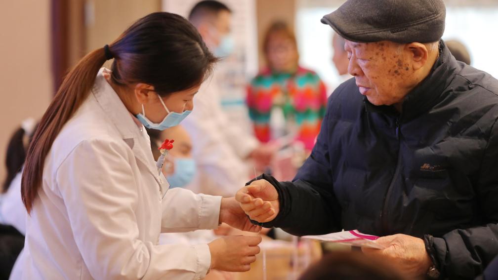 浙江嘉興：應對寒潮 暖心助老