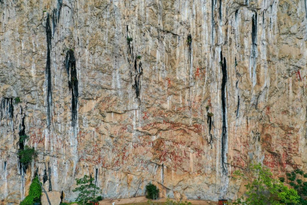智繪中國·世遺鏡鑒｜花山岩畫：千年岩畫煥新“彩”