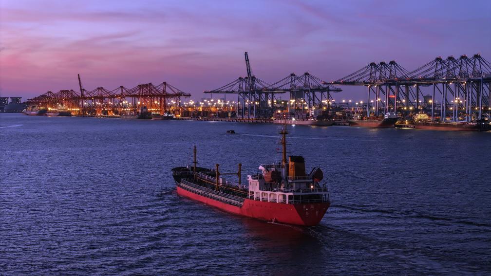 今年西部陸海新通道鐵海聯運貨物突破100萬標箱