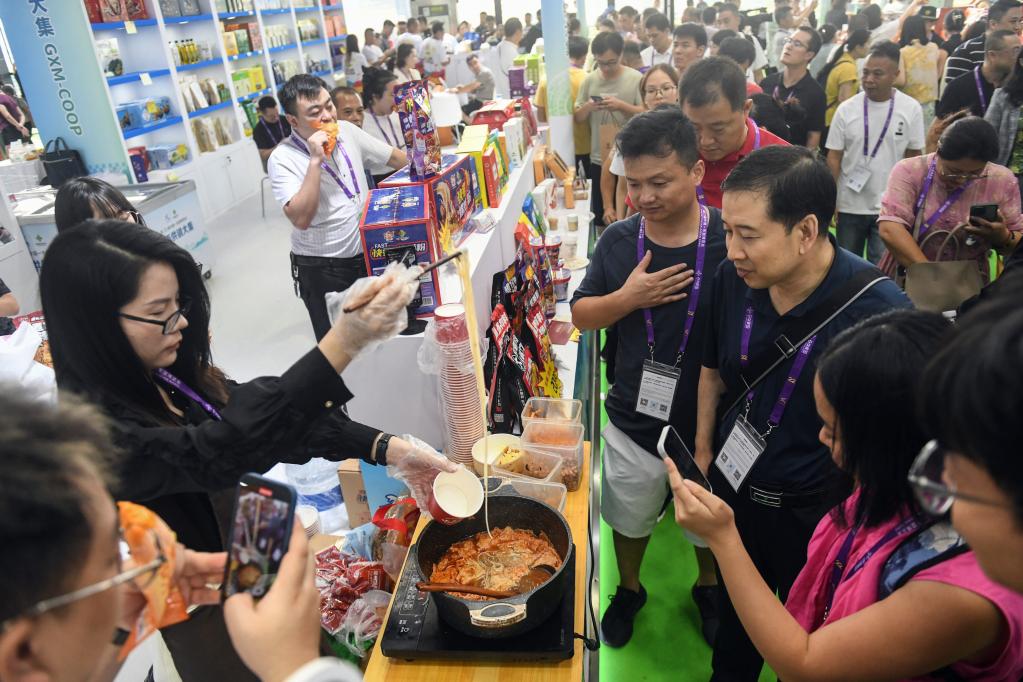 會裏會外看東博會：一碗粉 銷萬里