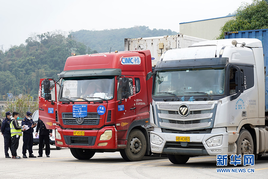 根據國務院聯防聯控機制，乙類乙管的總體方案要求，從1月8日起，憑祥市也按照要求對疫情防控和通關管理措施進行了優化調整，多措並舉保障口岸通關平穩暢通。