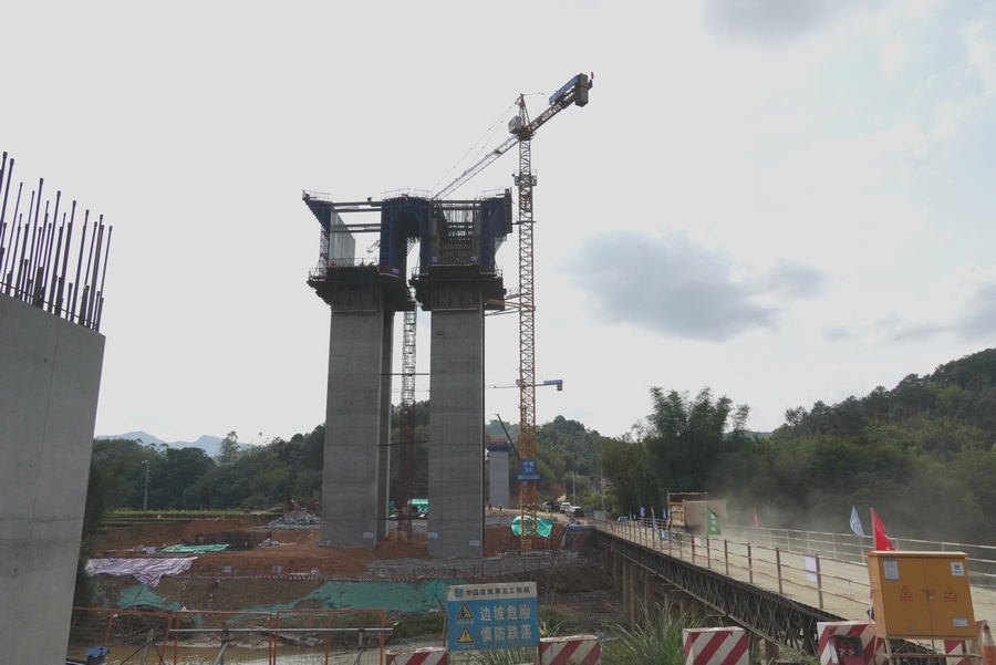 穿山架橋戰猶酣