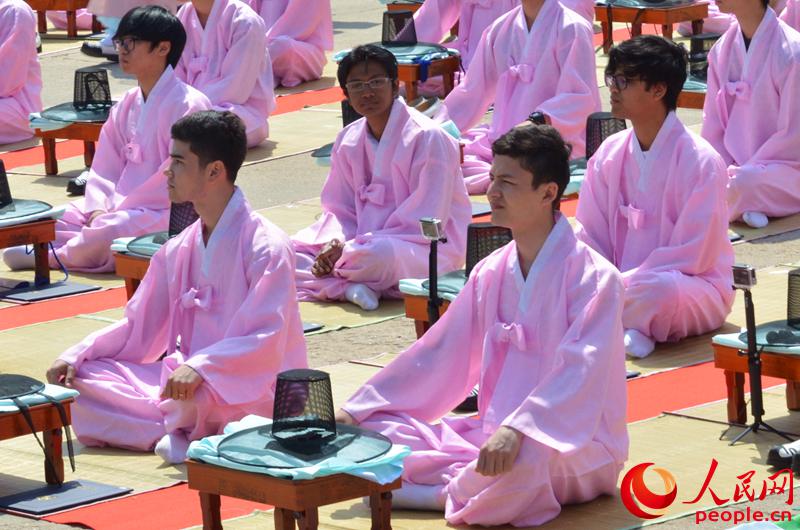 實拍韓國傳統成人禮 女生及笄男生加冠【組圖】