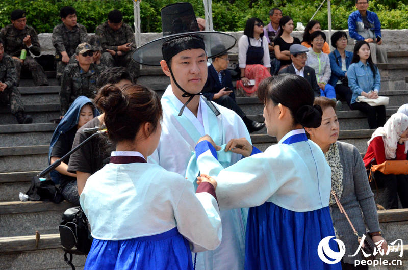 實拍韓國傳統成人禮 女生及笄男生加冠【組圖】