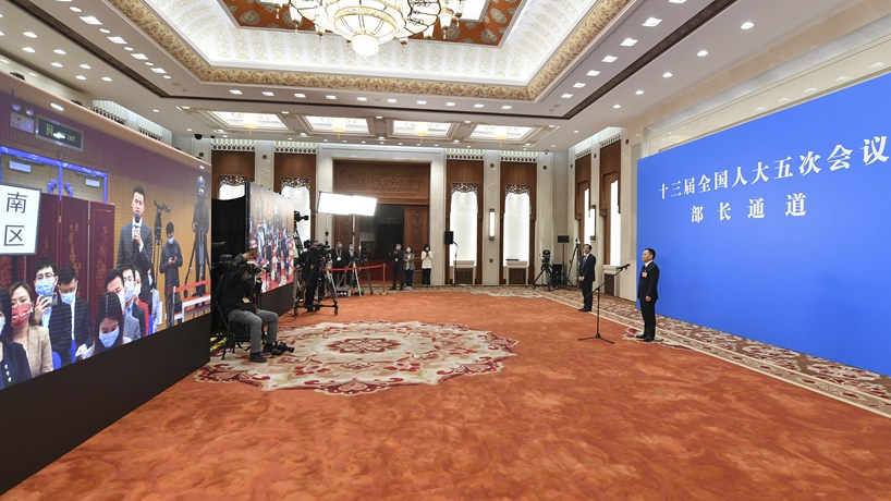 (양회)&nbsp;&lsquo;부장통로&rsquo;&nbsp;인터뷰