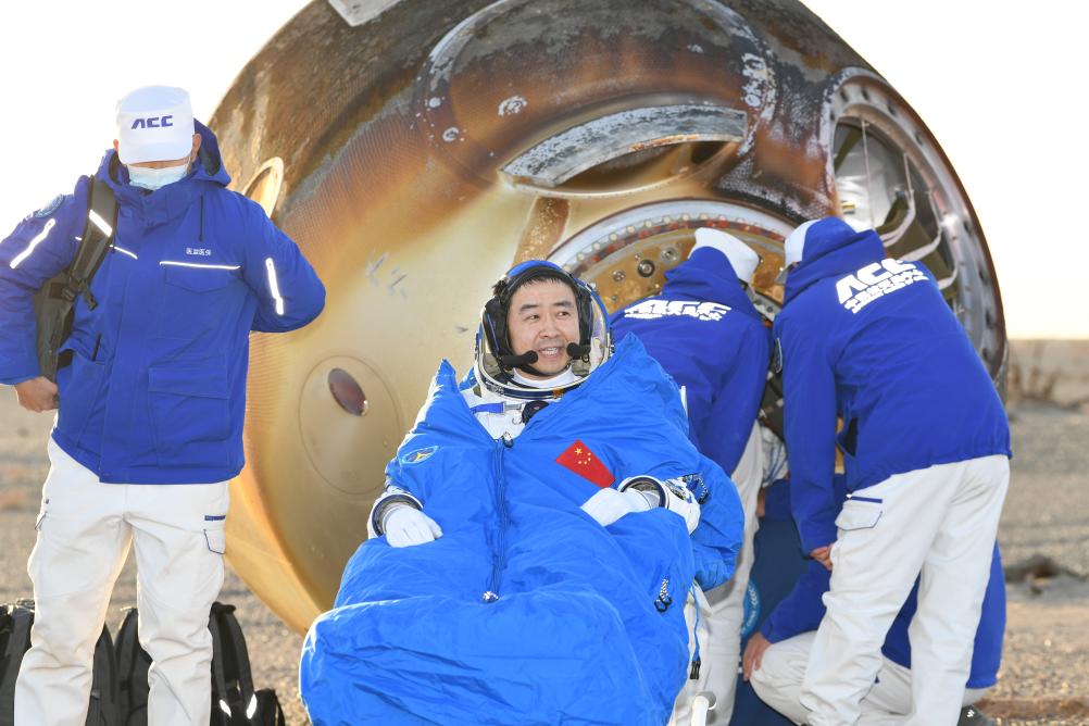 神舟二十號航天員乘組返回任務取得圓滿成功