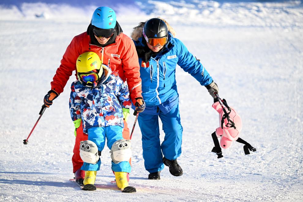 烏蘭察布：寒冷難擋冰雪運動熱情