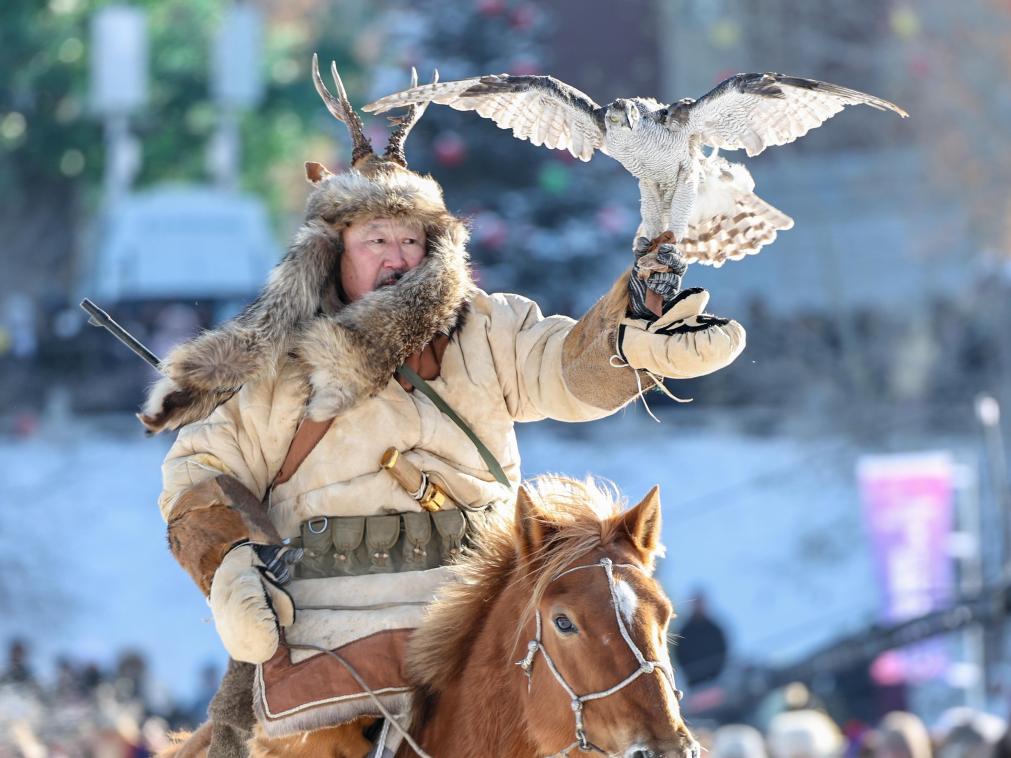 首次走進城市 第二十一屆內蒙古自治區冰雪那達慕開幕
