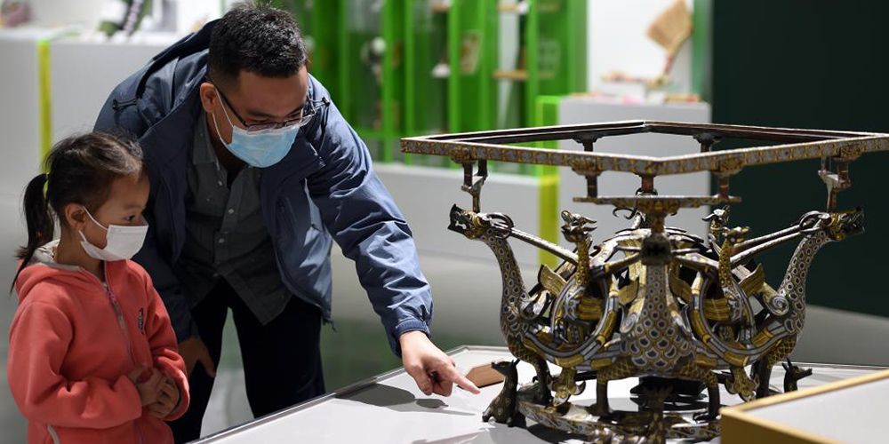 Biblioteca sedia eventos culturais durante feriado do Dia Nacional em Shijiazhuang