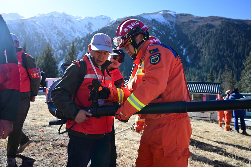 青海祁連：消防進林區 共築“防火墻”
