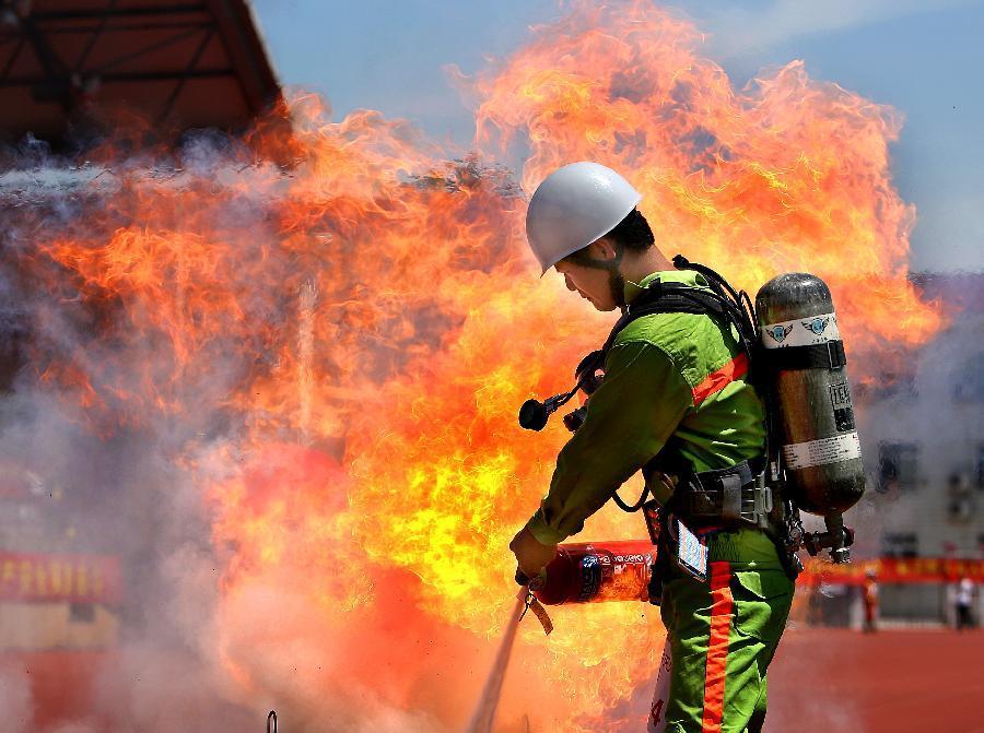 上海崇明舉行應急救援力量聯勤技能比武