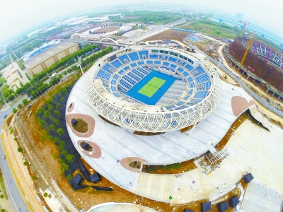 图文:武汉光谷国际网球中心进入设备调试阶段