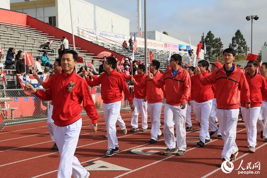 中國駐舊金山總領館參與開幕式方陣。人民網 張潔嫻 攝