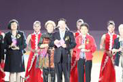全国政协副主席、中国文联主席孙家正宣布第21届中国金鸡百花电影节开幕.jpg