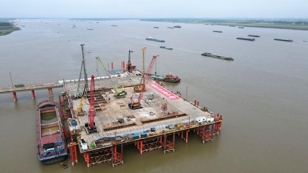 池州長江公鐵大橋南岸主墩鑽孔樁施工完成