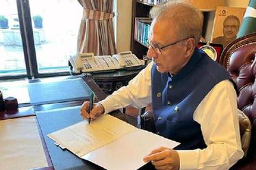 巴基斯坦總統批准任命參議員卡卡爾為看守政府總理