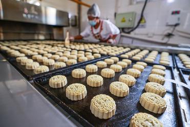 製作月餅迎中秋