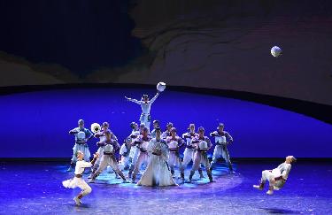 中外雜技演員角逐中國吳橋國際雜技藝術節