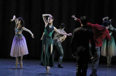 新古典芭蕾舞劇《巴黎聖母院》登上中國舞&