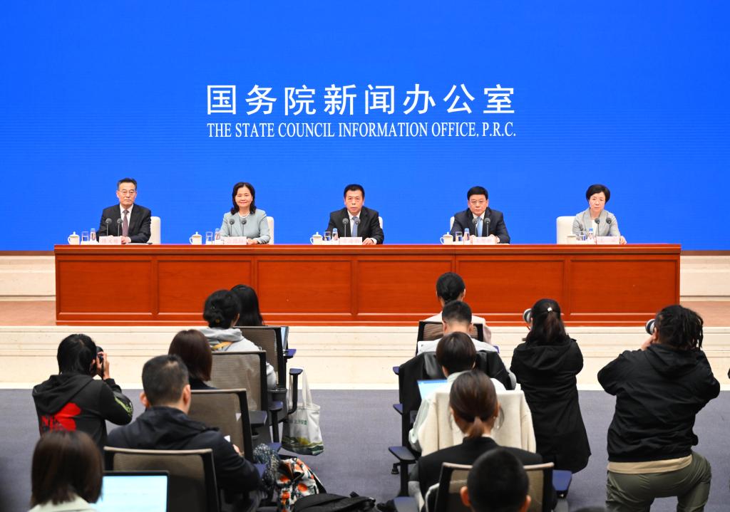 國新辦舉行“權威部門話開局”系列主題新聞發布會 介紹“推動衞生健康事業高質量發展 護佑人民健康”有關情況