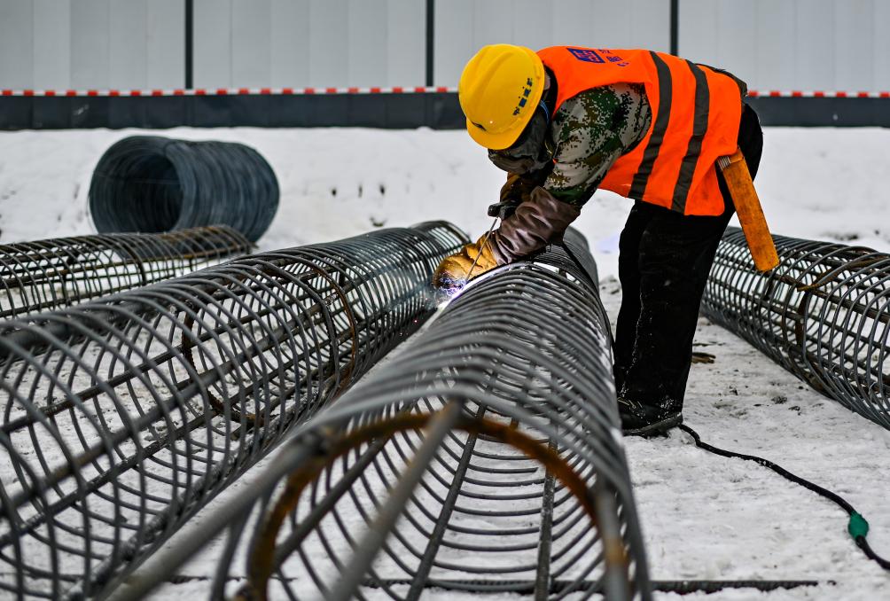 長春地鐵雪後施工