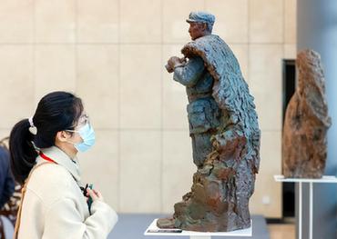 首屆天府雕塑展在成都開幕