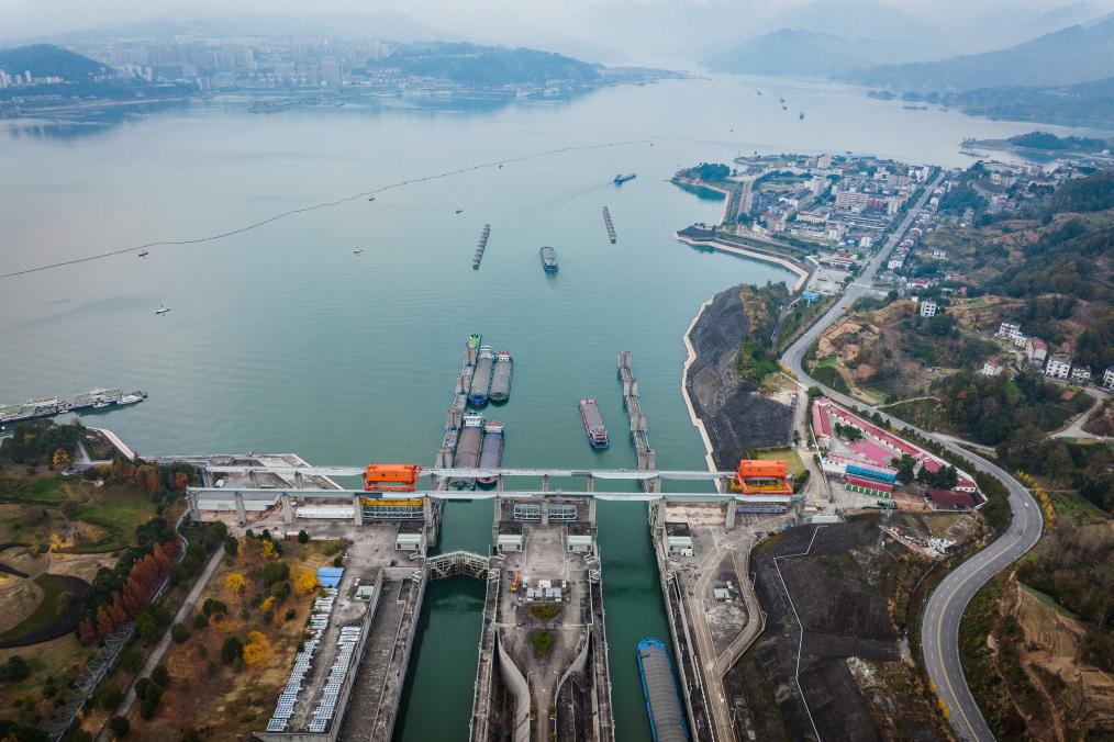 三峽船閘貨運量刷新2022年紀錄