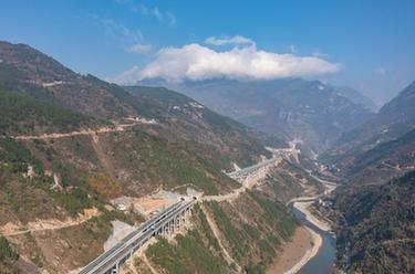 新華全媒+丨國家高速公路網巫溪至鎮坪段正式通車