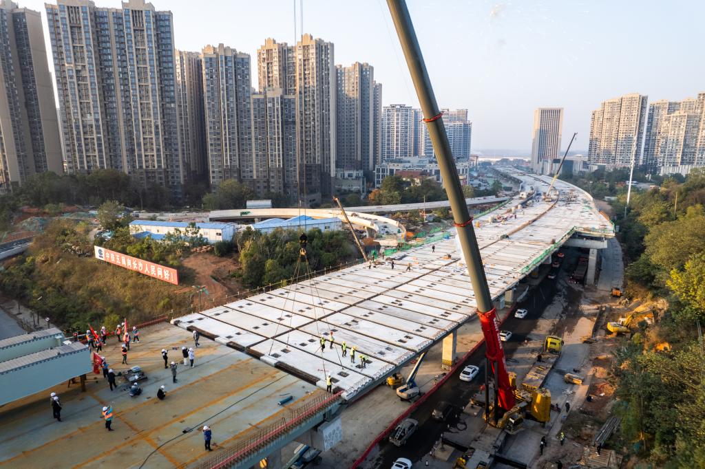 長沙萬家麗路快速化改造北延線工程主體完工