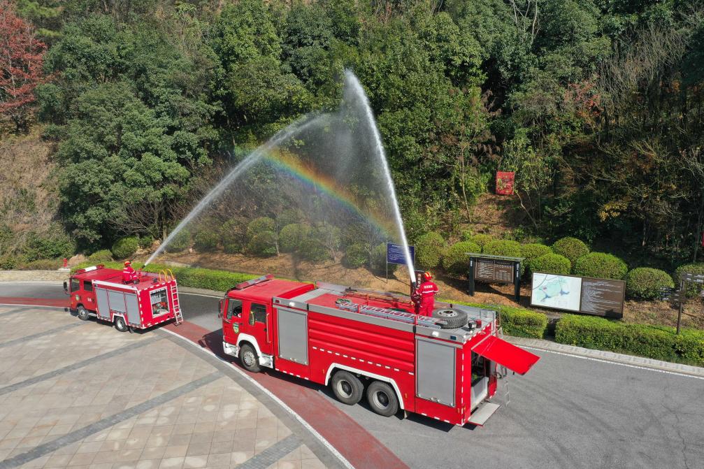 “管網上山”助力森林防火