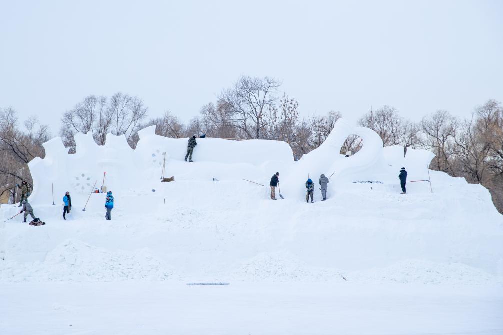 冰城火熱雕琢“雪世界”