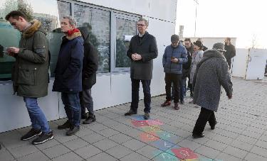 塞爾維亞提前舉行議會選舉