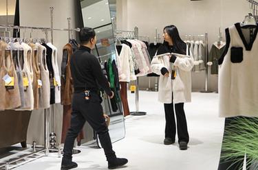 遼寧遼陽：皮草迎來銷售旺季