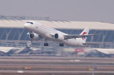 東航接收第三架C919