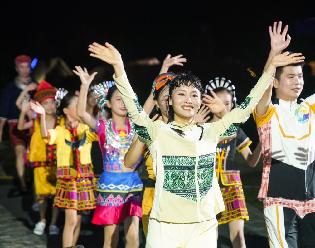 海南五指山：大山裏的時裝&ldquo;村秀&rdquo;