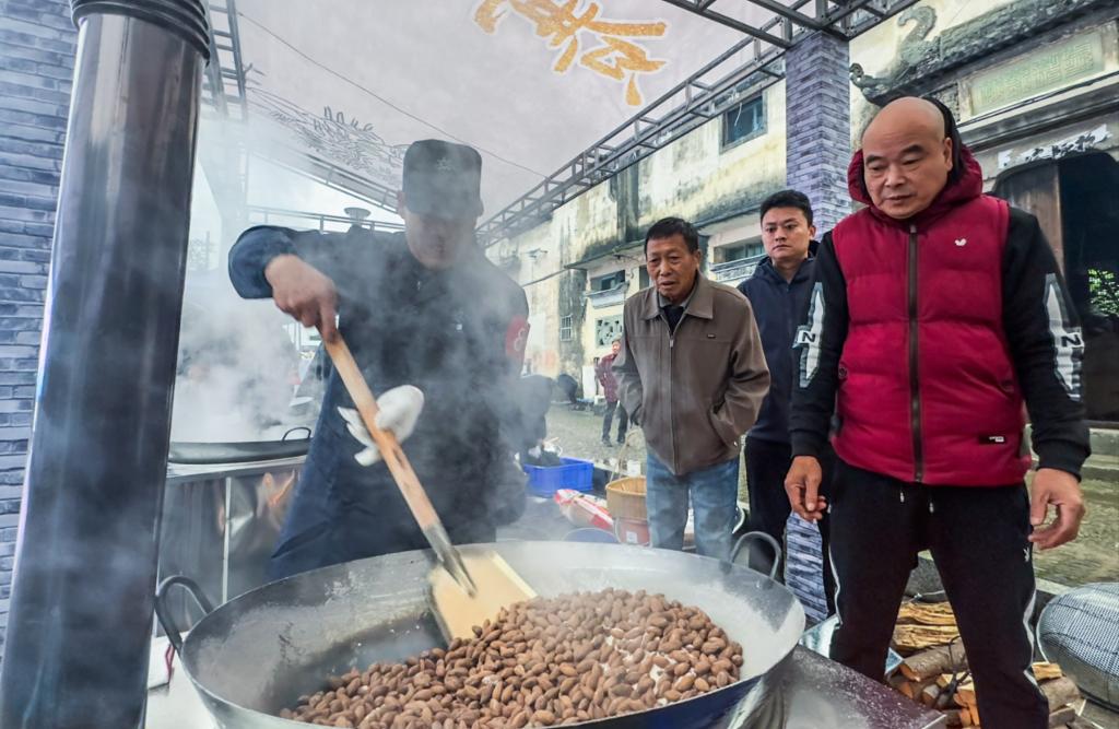 浙江諸暨：特色香榧産業助力百姓共富
