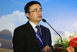 華為智能光伏事業部中國區常務副總裁胡宣春發表主題演講