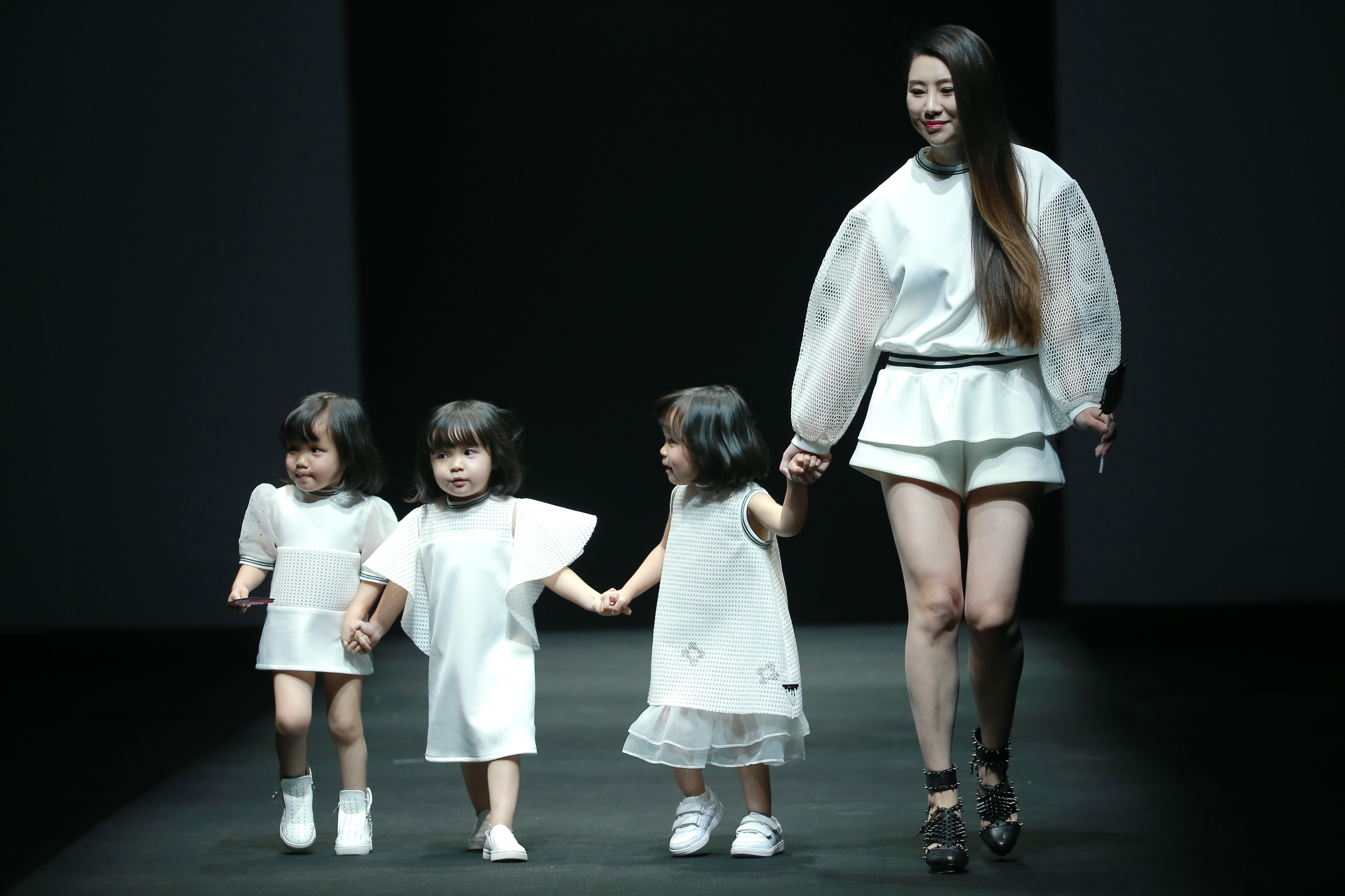 2016春夏系列中國國際時裝周 Hello Kitty&My Melody·Comme Tu Es親子裝發布