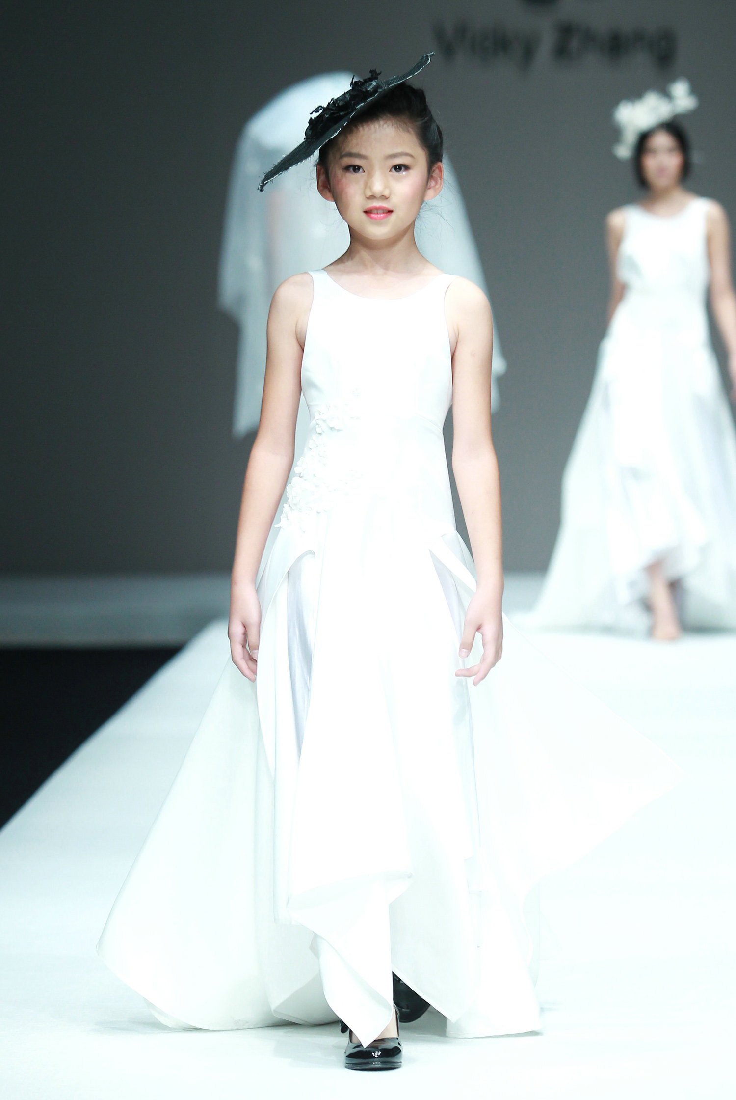 2016春夏系列中國國際時裝周 Vicky Zhang·許馨尹親子裝發布