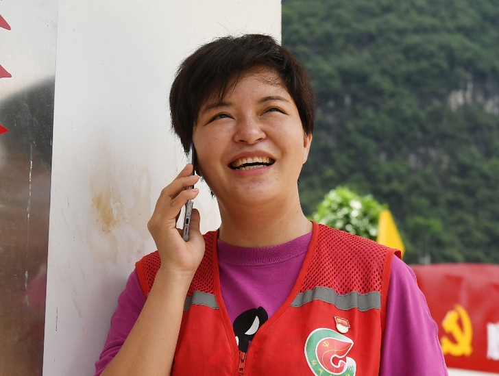 “帶着家人去扶貧”毛鑫