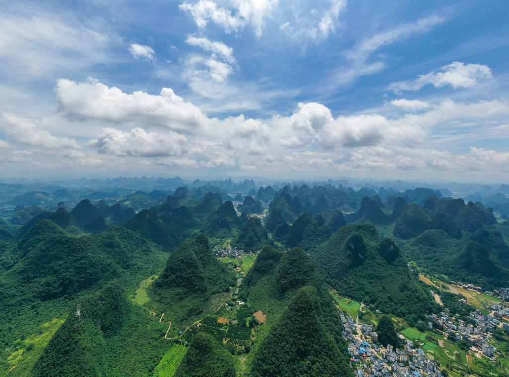 體育地理 | 陽朔山水攀天下 岩壁綻放愛情花