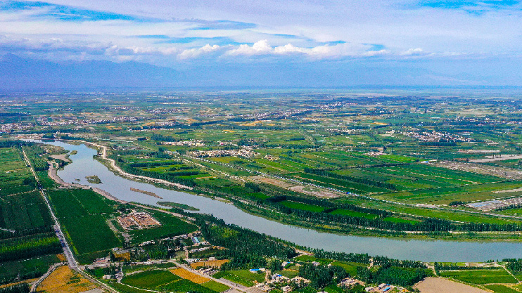 航拍新疆博湖縣：水清岸綠風光好