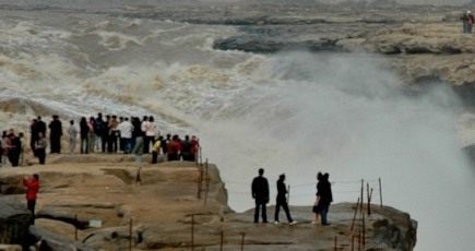 黃河流域の奇観、壺口滝を見學