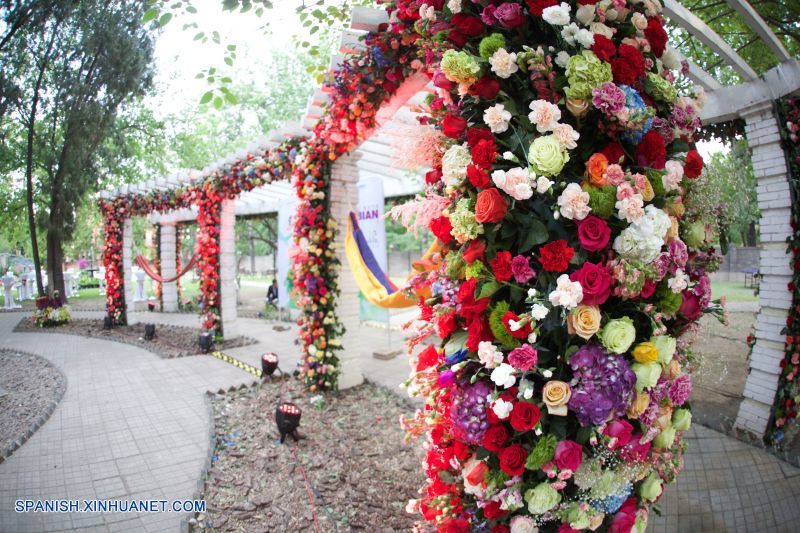 La 18ª Hortiflorexpo IPM Beijing/Shanghai se inauguró hoy miércoles en Beijing y los empresarios colombianos participantes esperan aprovechar la oportunidad para aumentar la exportación de sus flores a este creciente mercado asiático.